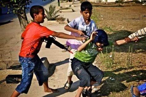 đ&aacute;nh nhau đ&aacute;nh lộn